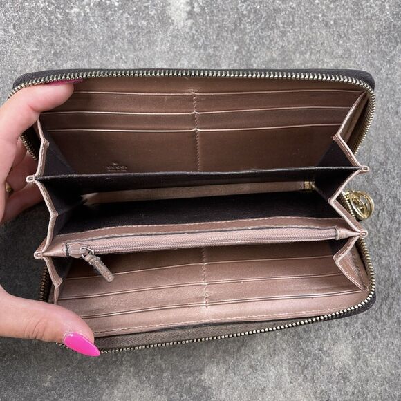 Gucci Black Monogram Leather Zip Wallet Interlocking GG Zipper Pull - Picture 9 of 14